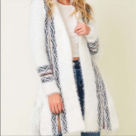 Aztec Tribal Pattern White Fuzzy Cardigan NWT - Picture 4 of 6